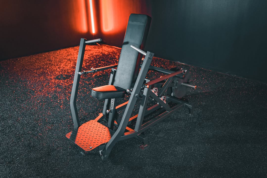 Leverage Chest Press